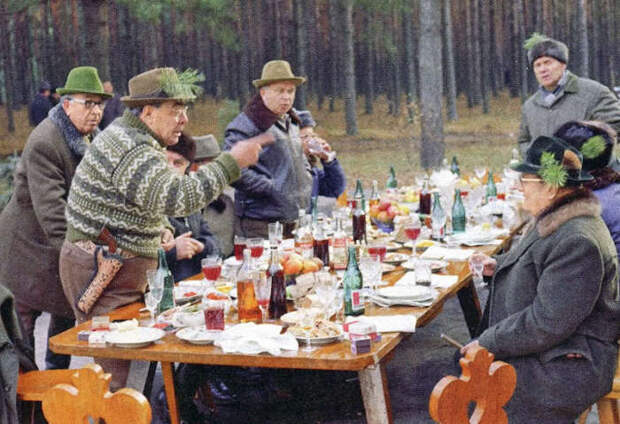 Обед по расписанию: Какие блюда любили лидеры СССР?