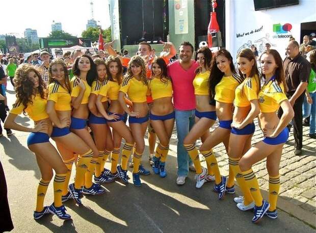 Болельщицы Евро-2012 (65 фото)