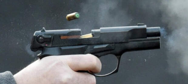 В Хмельницком военный устроил стрельбу во дворе многоэтажки