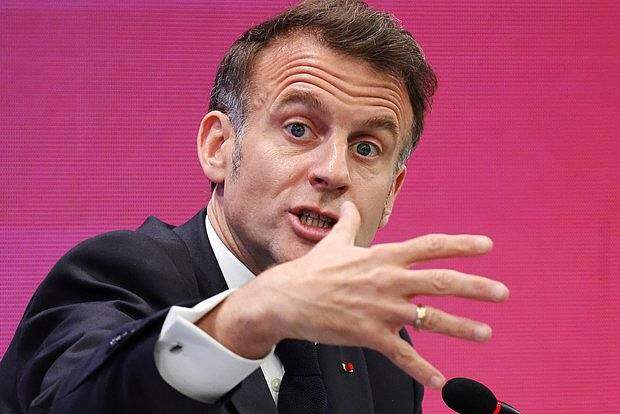 Макрон заявил об отказе США в будущем защищать Европу