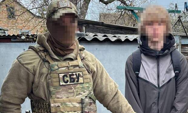 «Атмосфера ужаса и страха»: на Украине дети массово схватились за оружие и угрожают шутингами