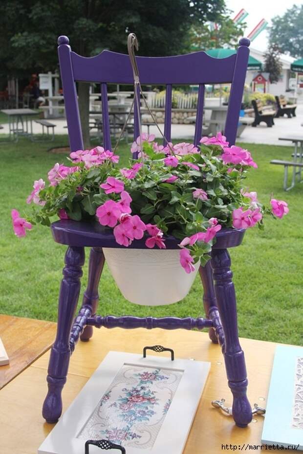 Старые стулья для украшения сада. Идеи (1) (467x700, 279Kb)