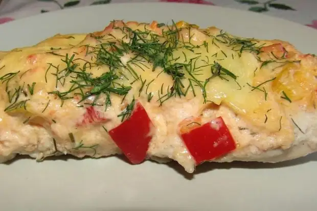 Куриные отбивные с творогом и болгарским перцем в духовке Куриные отбивные с творогом и болгарским перцем в духовке