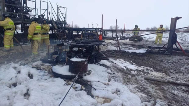 МЧС по Самарской области: при пожаре на нефтяной скважине пострадали 4 человека