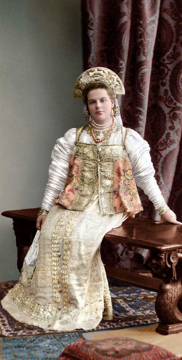 фрейлина, наряд, бал