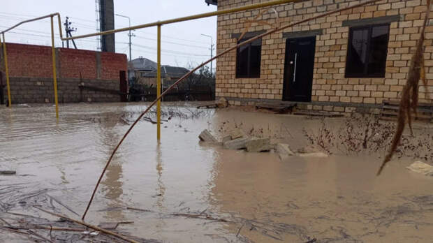 Улица сползла вниз: последствия наводнения в Буйнакске