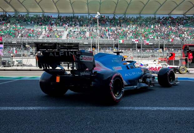 Фернандо Алонсо назвал странным межконтинентальный «тройник» в конце сезона