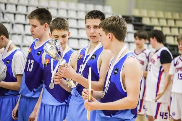 Команда "Тамбов-1" выиграла региональный турнир по баскетболу среди юношей