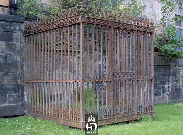 mortsafe06