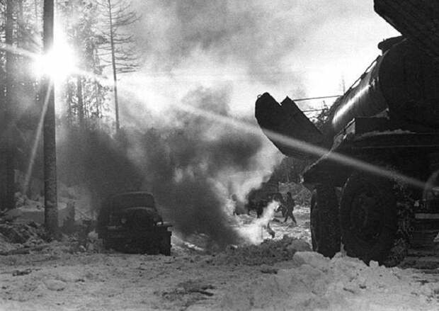 На строительстве газопровода. Тюмень, 1968 год Лев Шерстенников, история, люди, ностальгия, фото, фотограф, фотография