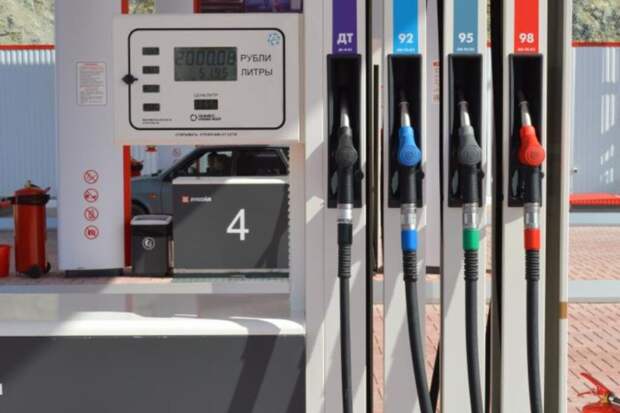 ФАС возбудила несколько дел из-за завышенных цен на бензин