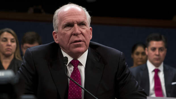 Сенатор США попросит Трампа лишить экс-главу ЦРУ доступа к секретным данным