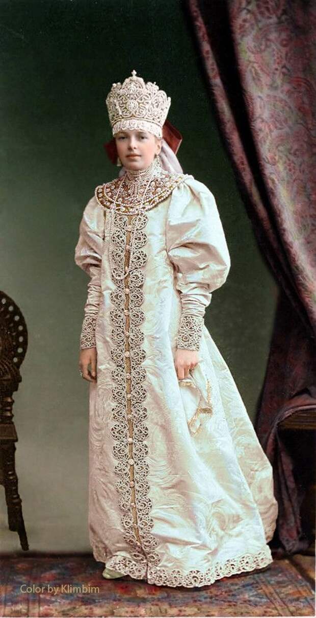 бал, фрейлина,наряд