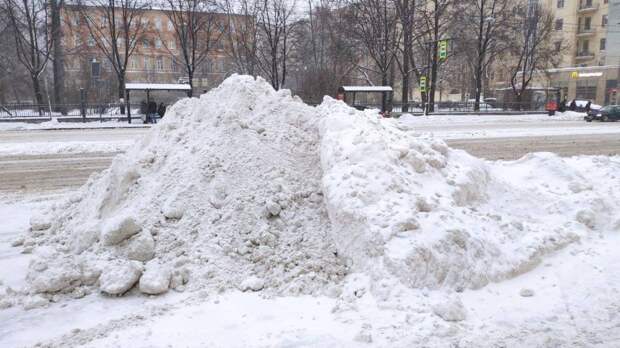 Петербуржцы припомнили Беглову обещание о подготовке города к зиме на фоне «снежного ада»