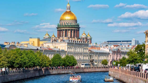 Потепление в ближайшие выходные пообещали жителям Петербурга