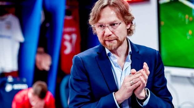 Карпин посетил академию «Зенита»: «Когда мы начинали, таких условий и близко не было»