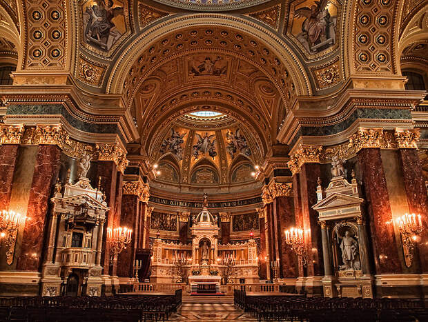 Budapest Basilica - The Altar