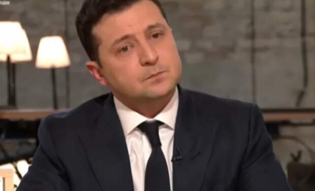 Зеленский заявил о неверии в мощную войну России против Украины и отсутствии необходимости вводить военное положение Зеленский заявил о неверии в мощную войну России против Украины и отсутствии необходимости вводить военное положение