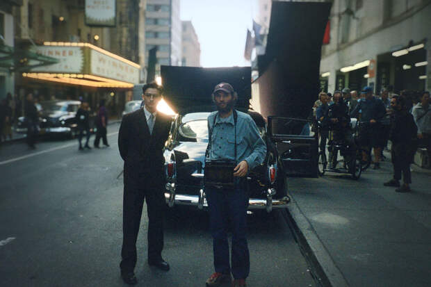 Тимоти Шаламе, исполнитель главной роли, и Джош Сэфди, режиссёр фильма «Марти Великолепный»