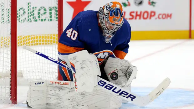 Варламов стал первой звездой матча «Айлендерс» — «Бостон»