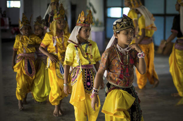 Священный танец бахар нритья бхакти, люди, монахи