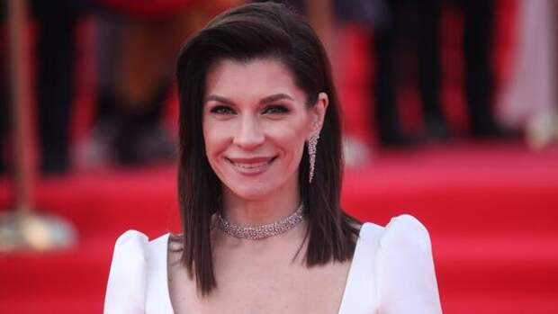 Уволенная из театра Волкова разнесла наряды звезд на ММКФ: «Вволосы дыбом»