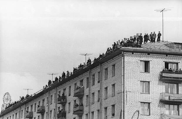 Как Юрия Гагарина встречали после полета (ФОТО)