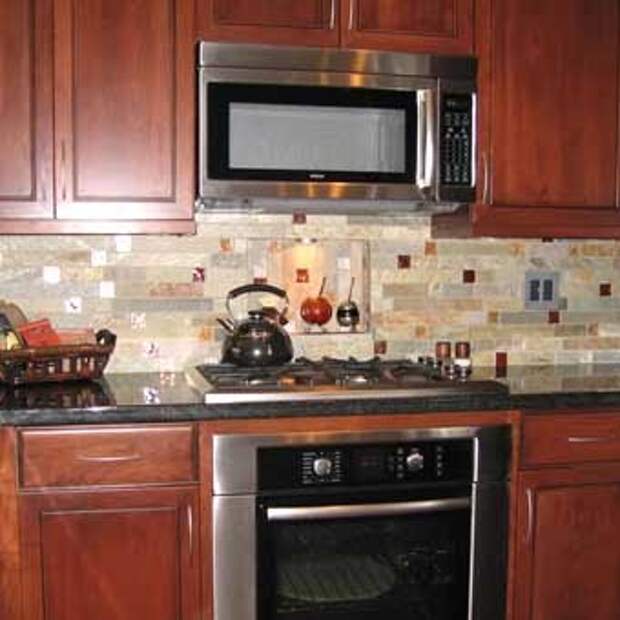 рабочая стенка на кухне с мозаикой
