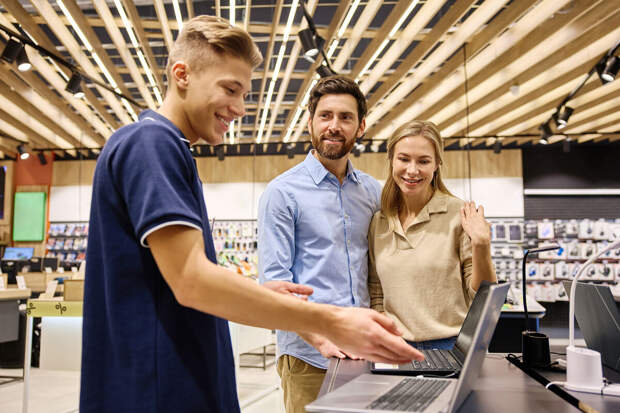 "Известия": промтоварные торговые сети в РФ перешли на формат мини-магазинов