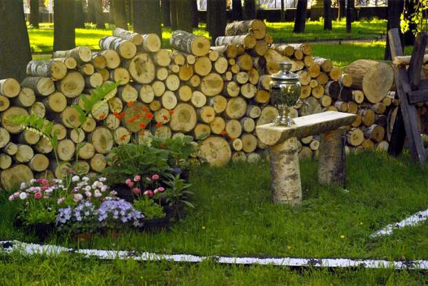 Миллионы горожан приезжают и живут на дачах до самой осени / Fotobank