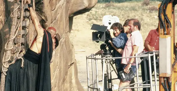 Назад в Аризону: Стивен Спилберг снимет фильм о своём детстве