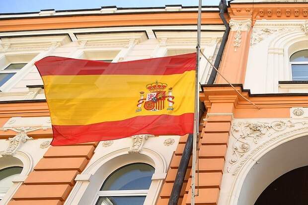 В Испании планируют внедрить ковид-паспорта с началом туристического сезона