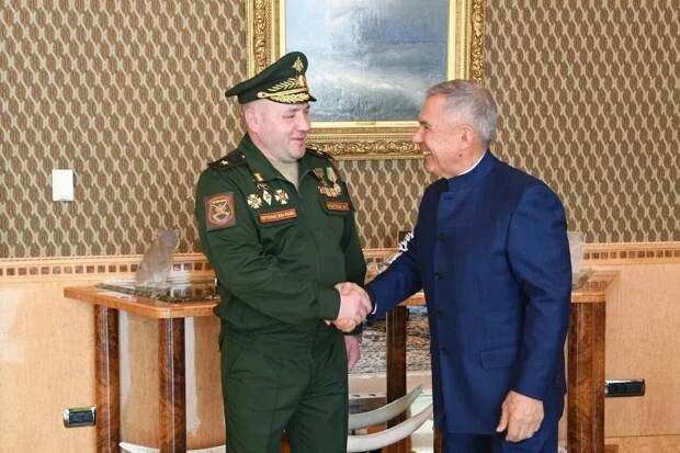 Генерал-майор Нигматзянов отмечен госнаградой за заслуги перед Татарстаном