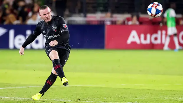 Реклама букмекерской конторы и завершение успешной карьеры в США: почему возвращение Руни в Англию обернулось скандалом