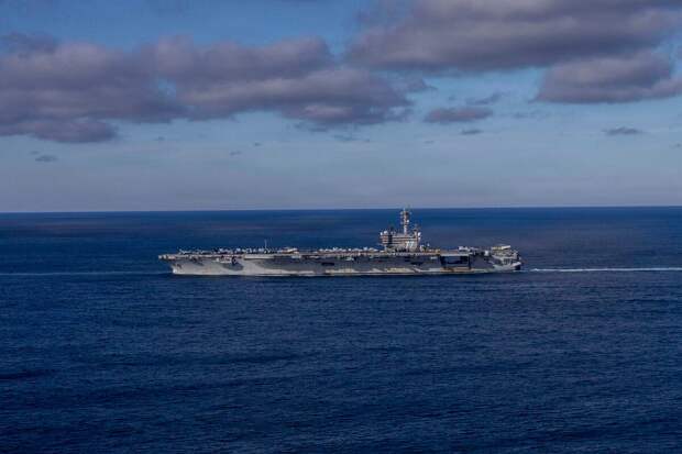 Tasnim: Иран нанес ракетный удар по авианосцу США