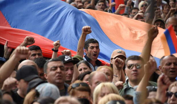 В Ереване противники Никола Пашиняна вновь вышли на митинг