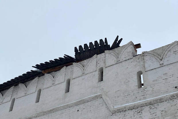 В Казани из-за снега частично рухнула крыша местного Кремля