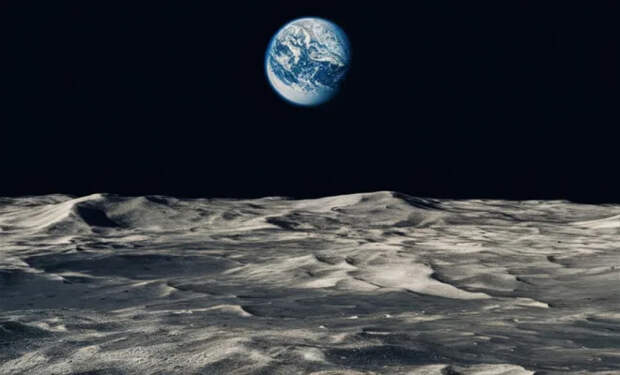 В лунном грунте нашли фрагменты, которые не относятся к геологии спутника. Они с Земли