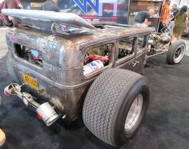 Автомобили на тюнинг-шоу SEMA 2018