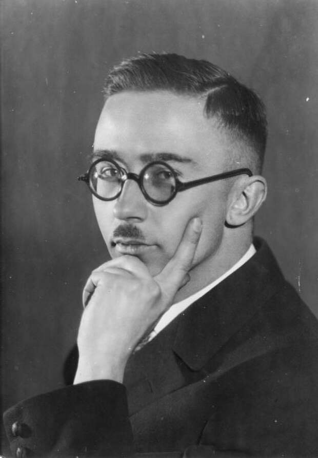 Bundesarchiv_Bild_146II-783_Heinrich_Himmler.jpg