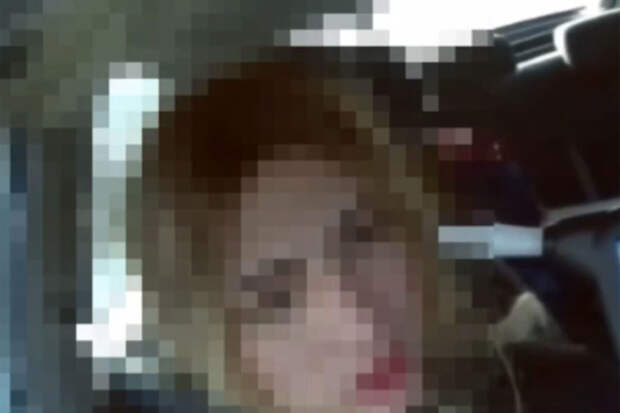 Mash: в Красноярске юноша в женской одежде угнал BMW