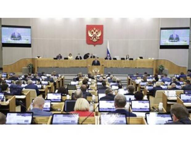 "Выглядит абсурдно". Поправки в закон рассорили духовенство с Госдумой