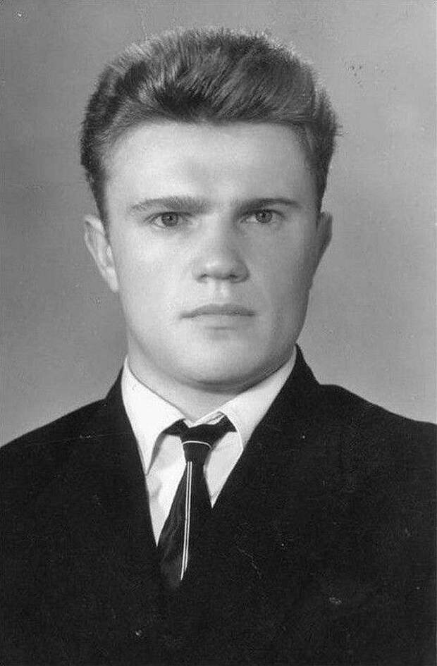 Политики в молодости фото, дмитрий медведев, политики в юности, владимир путин, Сергей Собянин, Виктор Ющенко