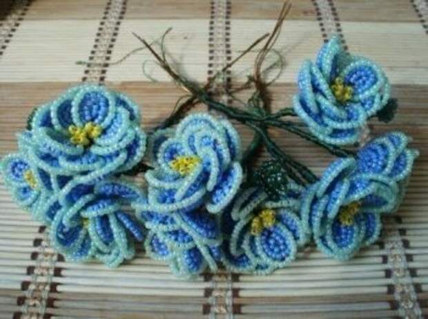 Фиалки из бисера (мастер-класс)