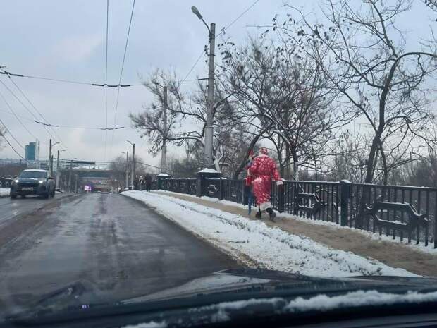 Дед мороз дошёл до Донецка