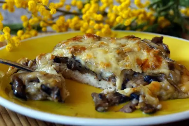 Куриные отбивные с шампиньонами и сыром в духовке Куриные отбивные с шампиньонами и сыром в духовке