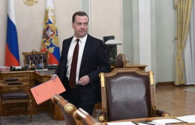 Медведев не исключает, что санкции против РФ будут действовать весь 2015 год Медведев не исключает, что санкции против РФ будут действовать весь 2015 год