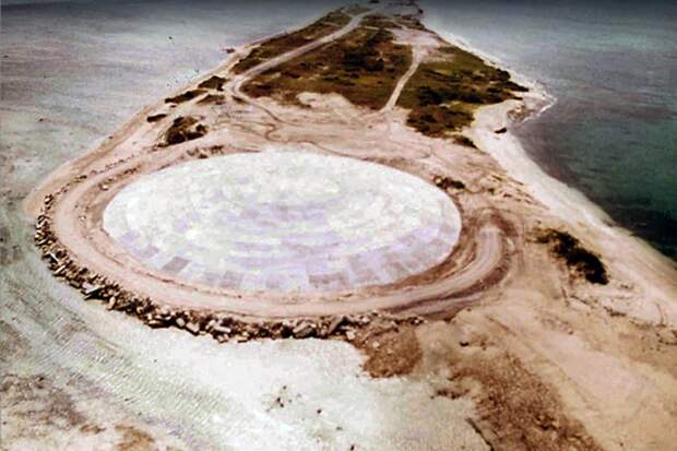 Тысячи тонн ядерных отходов США могут попасть в океан из-под бетонного купола