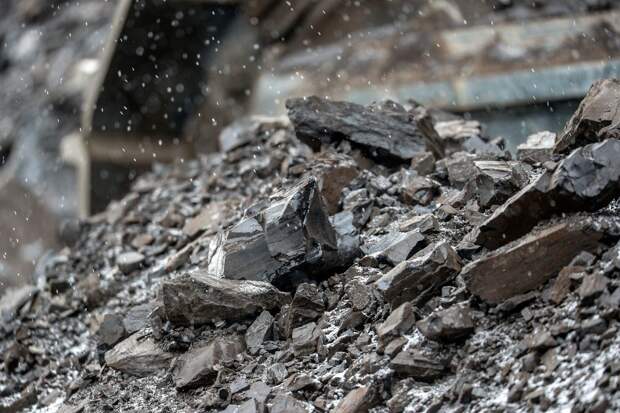 СК возбудил дело после обрушения на угольном разрезе в Магаданской области