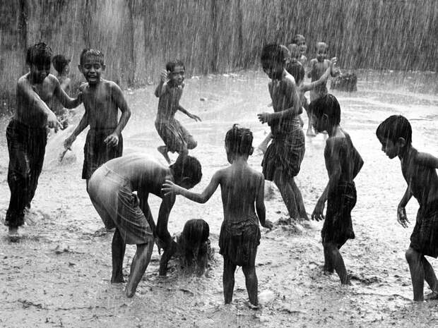 Игры под дождем, Бангладеш